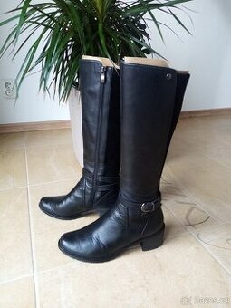 Kožené kozačky Caprice vel. 38