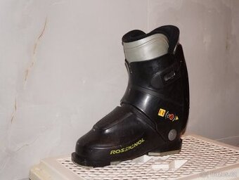 Lyžáky 39 Rossignol vel. 25 (39EU ; 5,5UK) bezvadný stav.