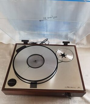 Gramofón Luxman PD-300