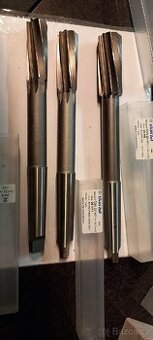 Výstružníky strojní s kuželovou stopkou