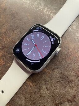 Apple Watch 8 45mm GPS