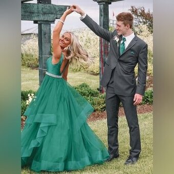 Smyslné zelené plesové šaty s bohatou sukní – vel. 38–40 – 4