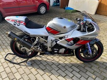 Yamaha R6 - okruhovka