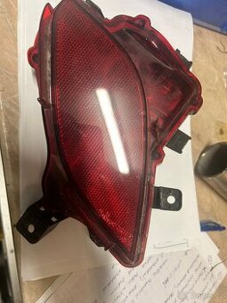 Toyota Highlander pravá odrážka zadního nárazníku.