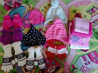 Rukavice, šály, čepice