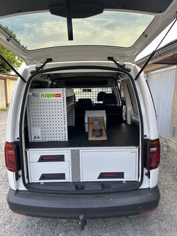 Dílenská vestavba VW Caddy