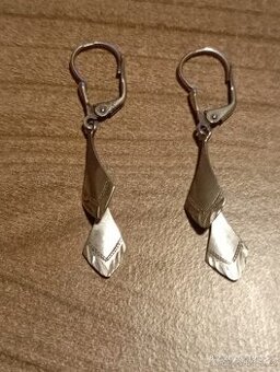 Stříbrné náušnice