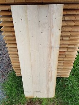 Dřevěné podlážky na haki lešení