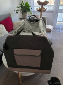 Skládací přepravka pro psy