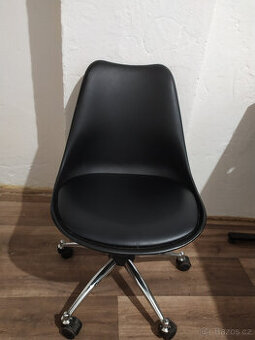 OTÁČECÍ KOŽENÁ ČERNÁ ŽIDLE MILANO