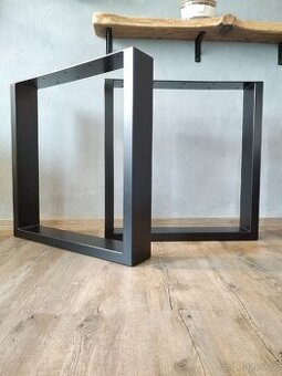 Podnože k jídelnímu stolu