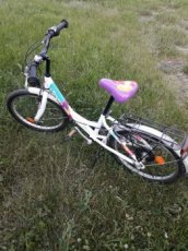 Prodám dívčí kolo, velmi zachovalé, téměř nepoužívané
