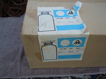 LÁHVE S BROUŠENÝMI UZÁVĚRY