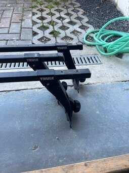 Příčníky THULE na Defender