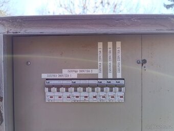 Stavební rozvaděč 400V / 230V (antoníček)