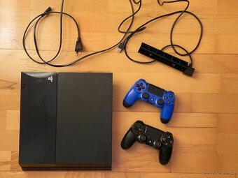 PlayStation 4 500GB + 2x DualShock 4 + PS4 Kamera