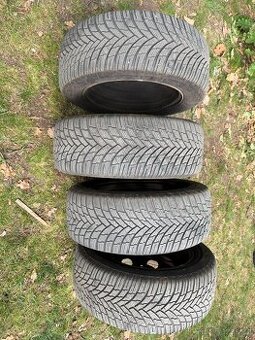 4x plechový disk a 3x zimní pneu 215/55/r16 Citroen