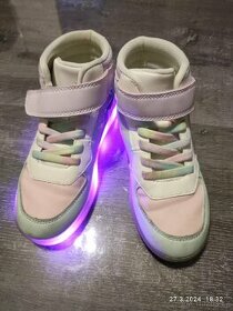 Dětské svítící boty - 1