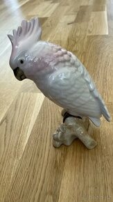 Porcelánová figurka papoušek Royal Dux