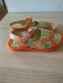 Nové dětské kožené sandály 26