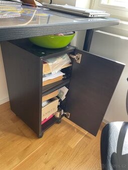 Kancelářská skříňka Ikea na kolečkách. Jako nová.