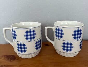 Retro hrnky Royal Dux, takzvané "záplaty"