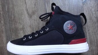 Atraktivní velmi lehké CONVERSE v.41 - top stav