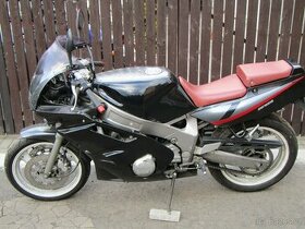 yamaha fzr 600 3HE