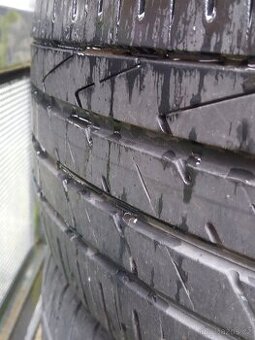 235/50x19-99V Hankook