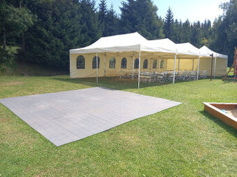 Plastová podlaha do pary stanu
