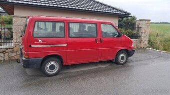 VW Transporter T4 2.5 TDI, 9 míst, tažné, STK 9/2025