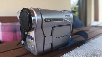 Legendární retro kamera Sony DCR-TRV 255E, Digital 8 včetně