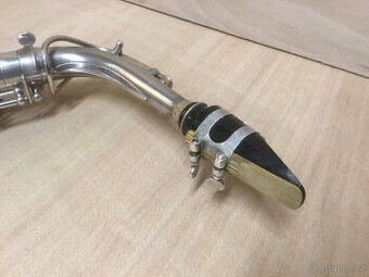 Henri Selmer saxofon na vysoký podvozek kolem roku 1937