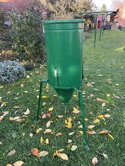 Krmelec na sypké hmoty.