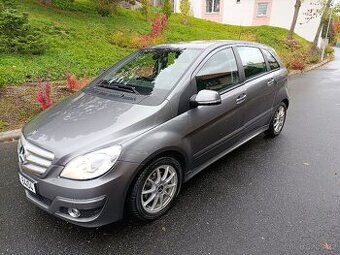 Mercedes Benz B180
