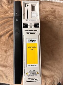 Frekvenční měnič E300/ ovladač výtahu