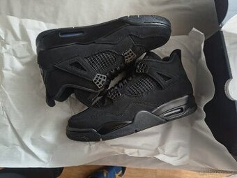 Air Jordan 4 "Black Cat"