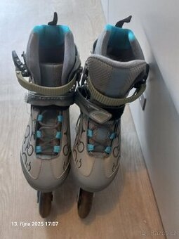 dámské kolečkové brusle s kompletními chrániči a taškou