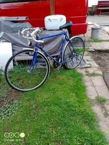 Favorit silniční kolo