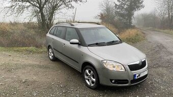 Škoda fabia II - 1,2htp 51kw - 180t km, ČR původ