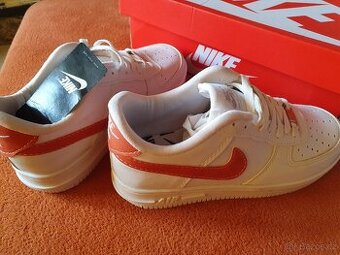 Dámské nové nike velikost 38