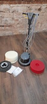 Prodám podlahový čistič Kärcher