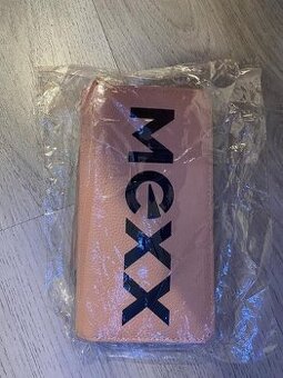 Krásná nová luxusní peněženka s nápisem Mexx