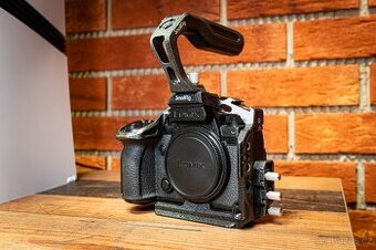 Lumix S5IIX + SmallRig “Black Mamba”
