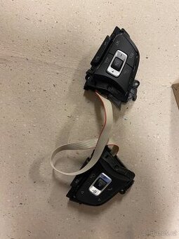 Multifunkční tlačítka volantu VW