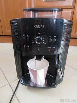 Nabízím kávovar Krups. Plně funkční.Displej svítí. Nejde o n