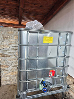 ibc kontejner 1000 l s podstavcem