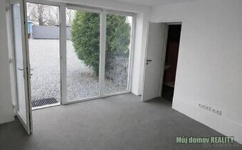 Pronájem skladového a komerčního prostoru 1 100 m  Praha 10,