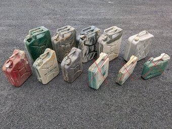 Soubor 8 kusů kanystrů