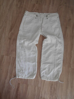 BÍLÉ 2/4 KALHOTY VEL. S 36